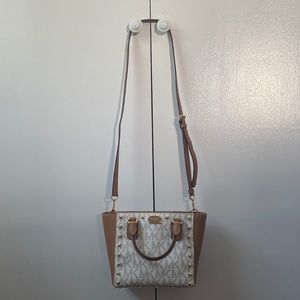 Michael kors crossbody